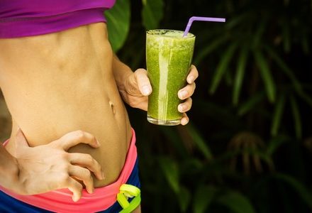 How to Prevent Bloating & Cure It As Soon As It Strikes